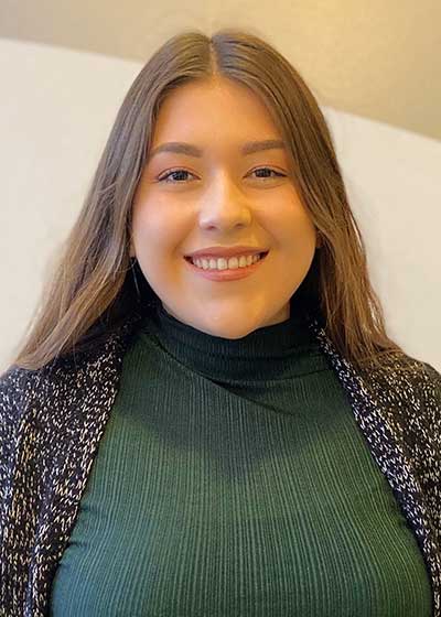 Kamila Arias / Investment Analyst