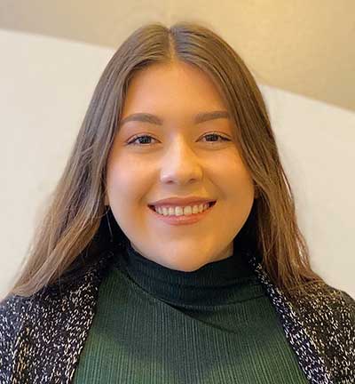 Kamila Arias / Investment Analyst